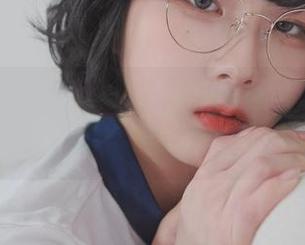就我个人而言，Jang Joo(장주)的白丝cos更新真的是一种日常小幸事…